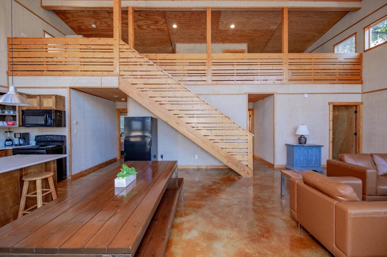 Seven Bluff Cabins Concan Esterno foto