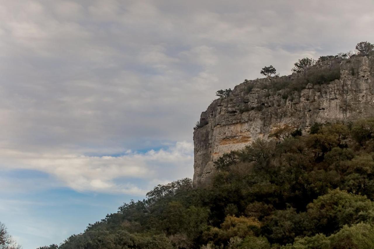 Seven Bluff Cabins Concan Esterno foto