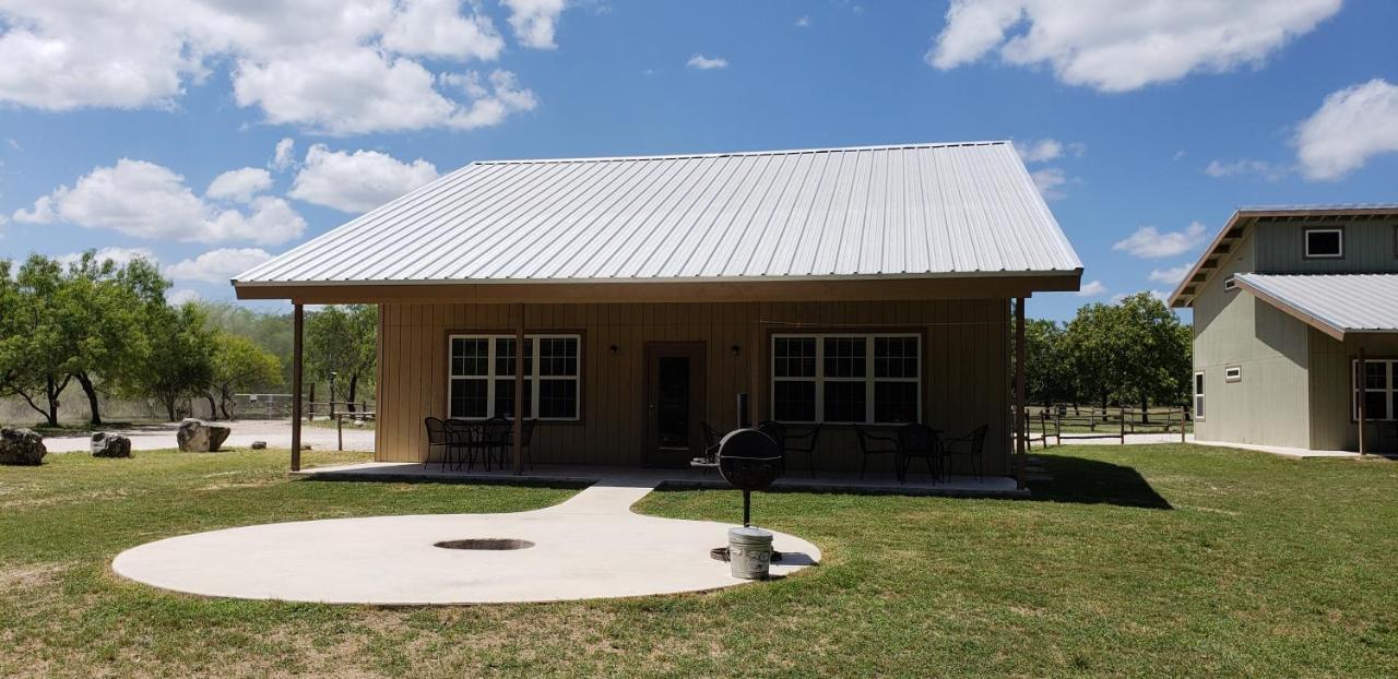 Seven Bluff Cabins Concan Esterno foto
