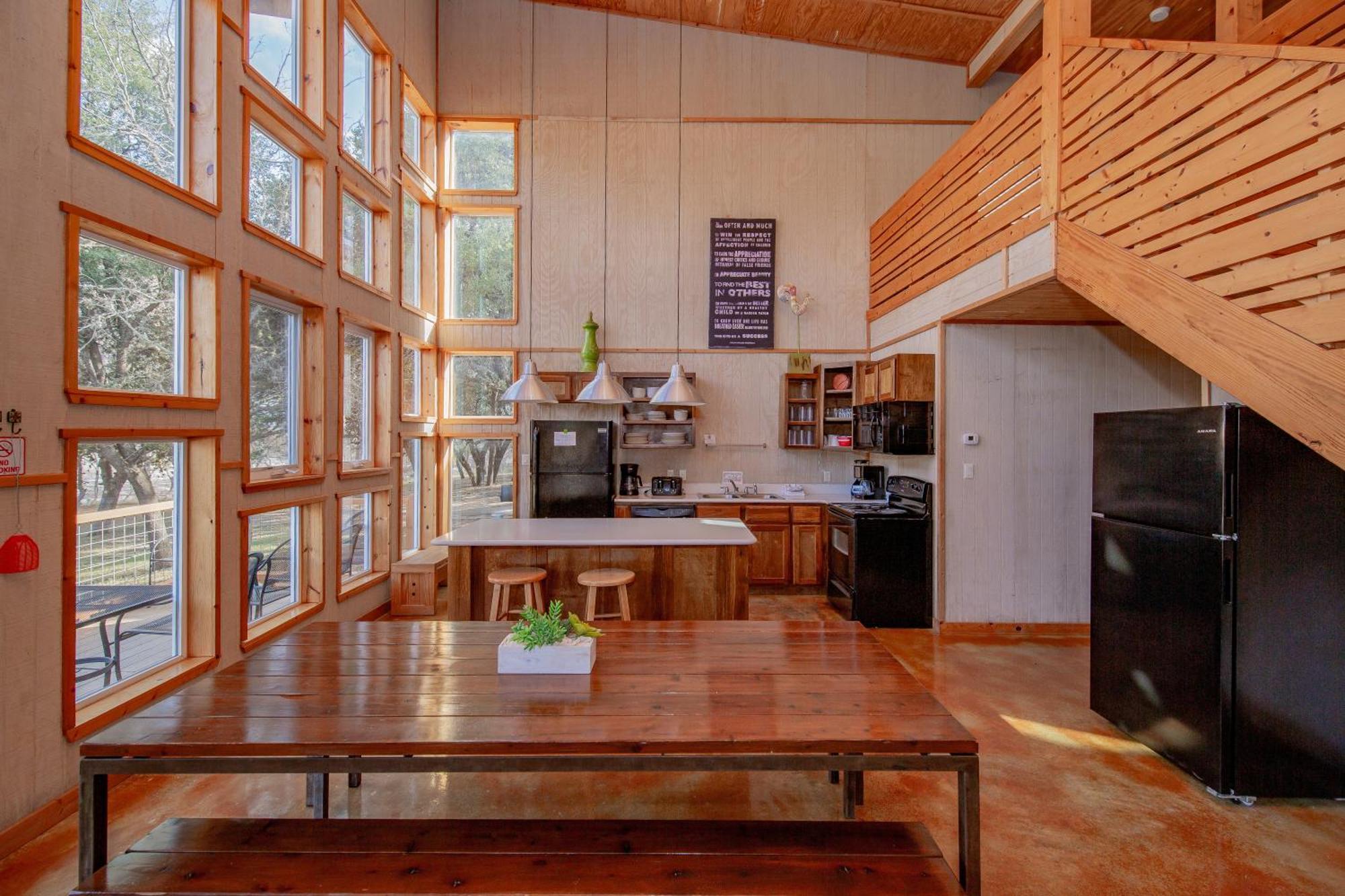 Seven Bluff Cabins Concan Esterno foto