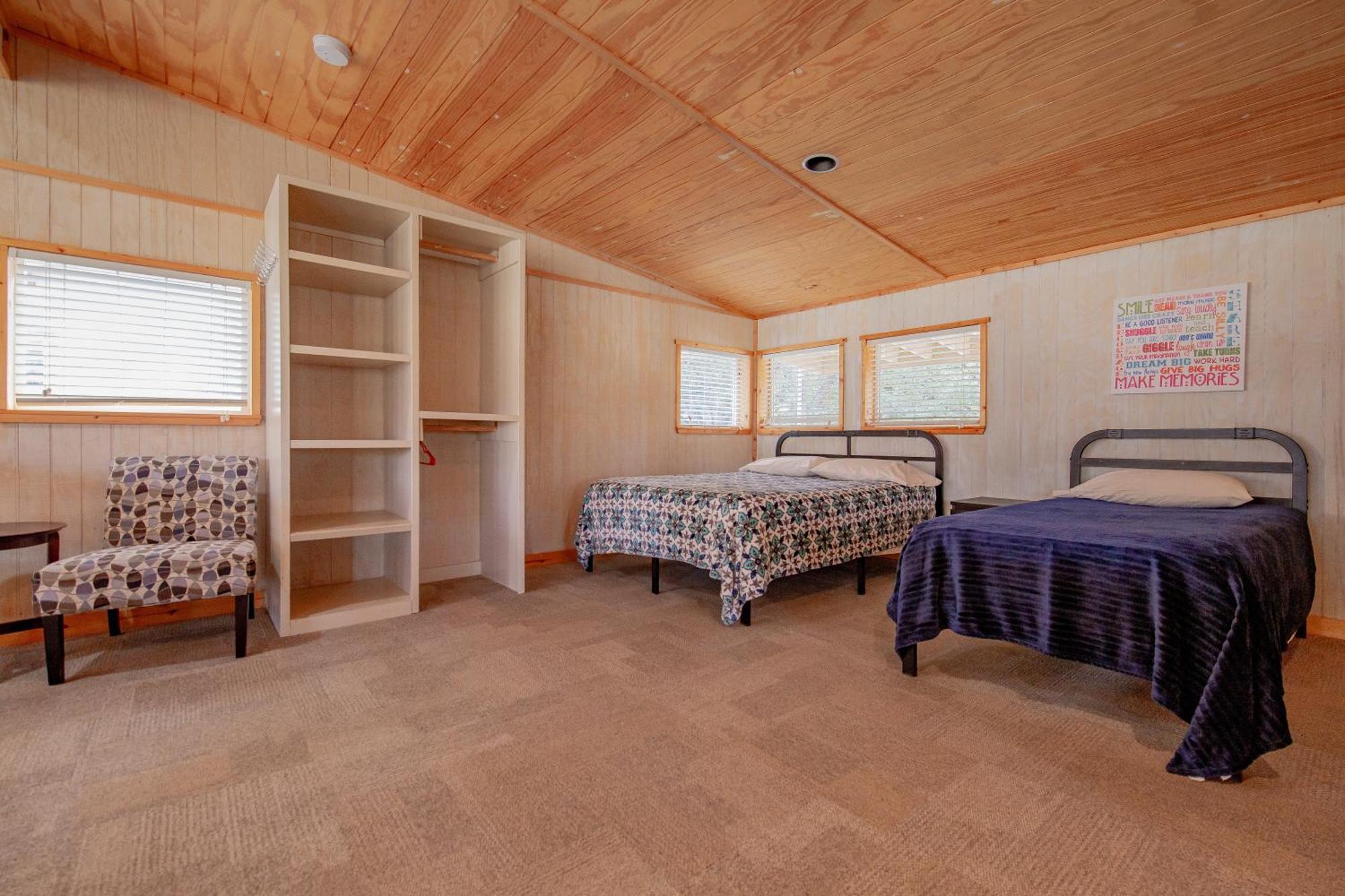 Seven Bluff Cabins Concan Esterno foto