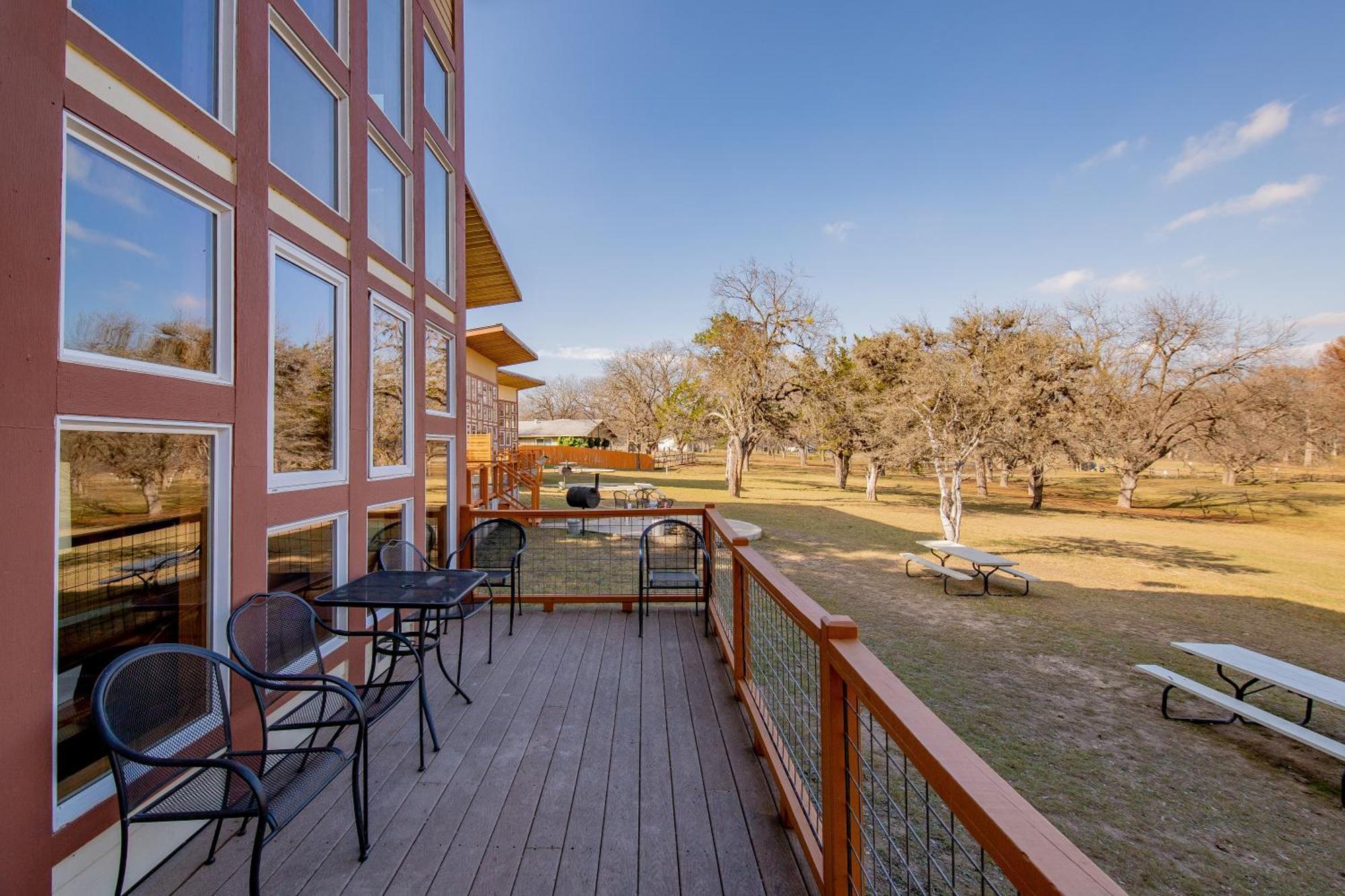 Seven Bluff Cabins Concan Esterno foto