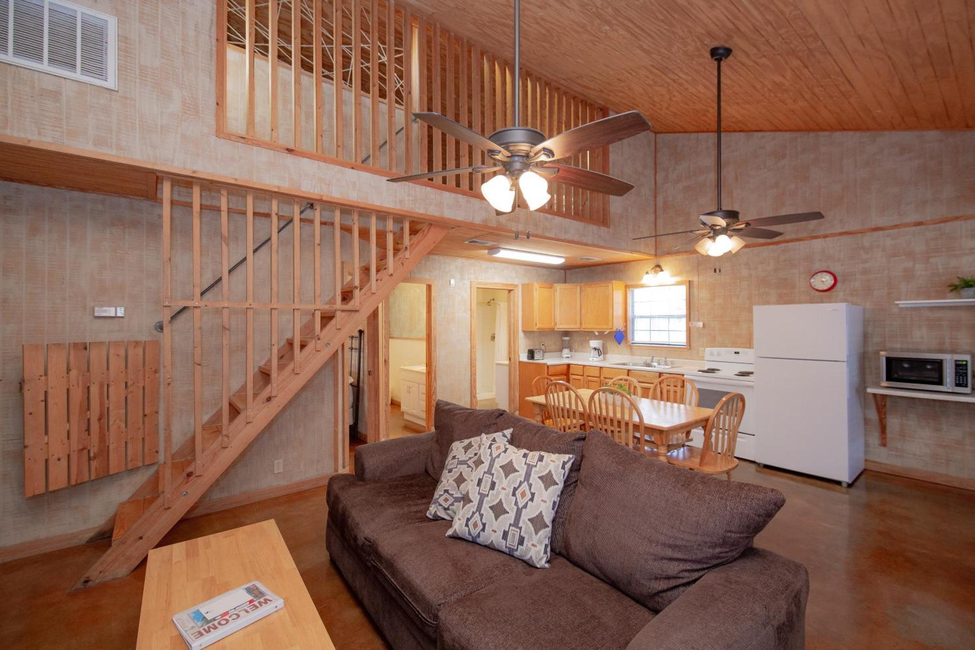 Seven Bluff Cabins Concan Esterno foto