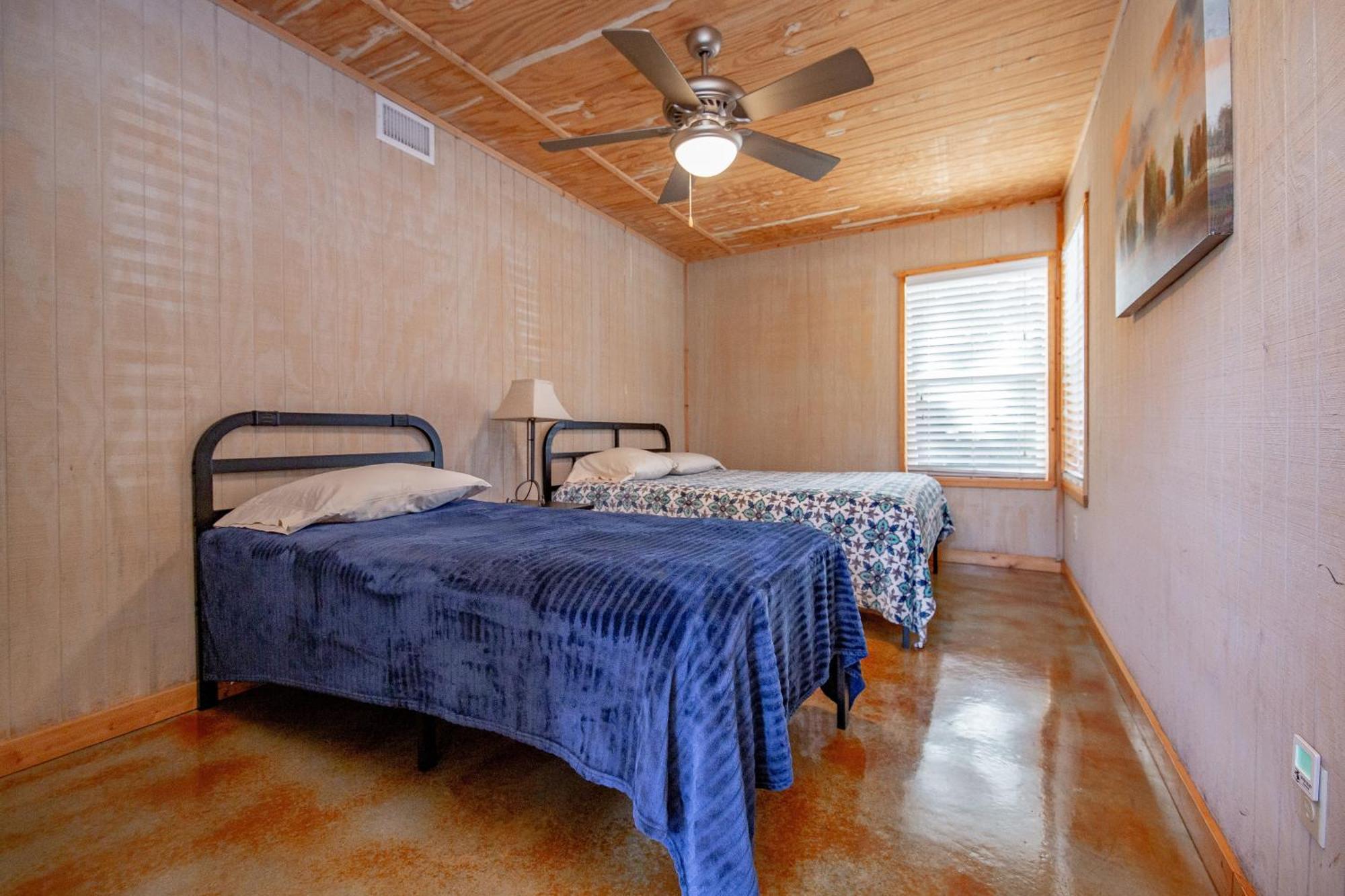 Seven Bluff Cabins Concan Esterno foto