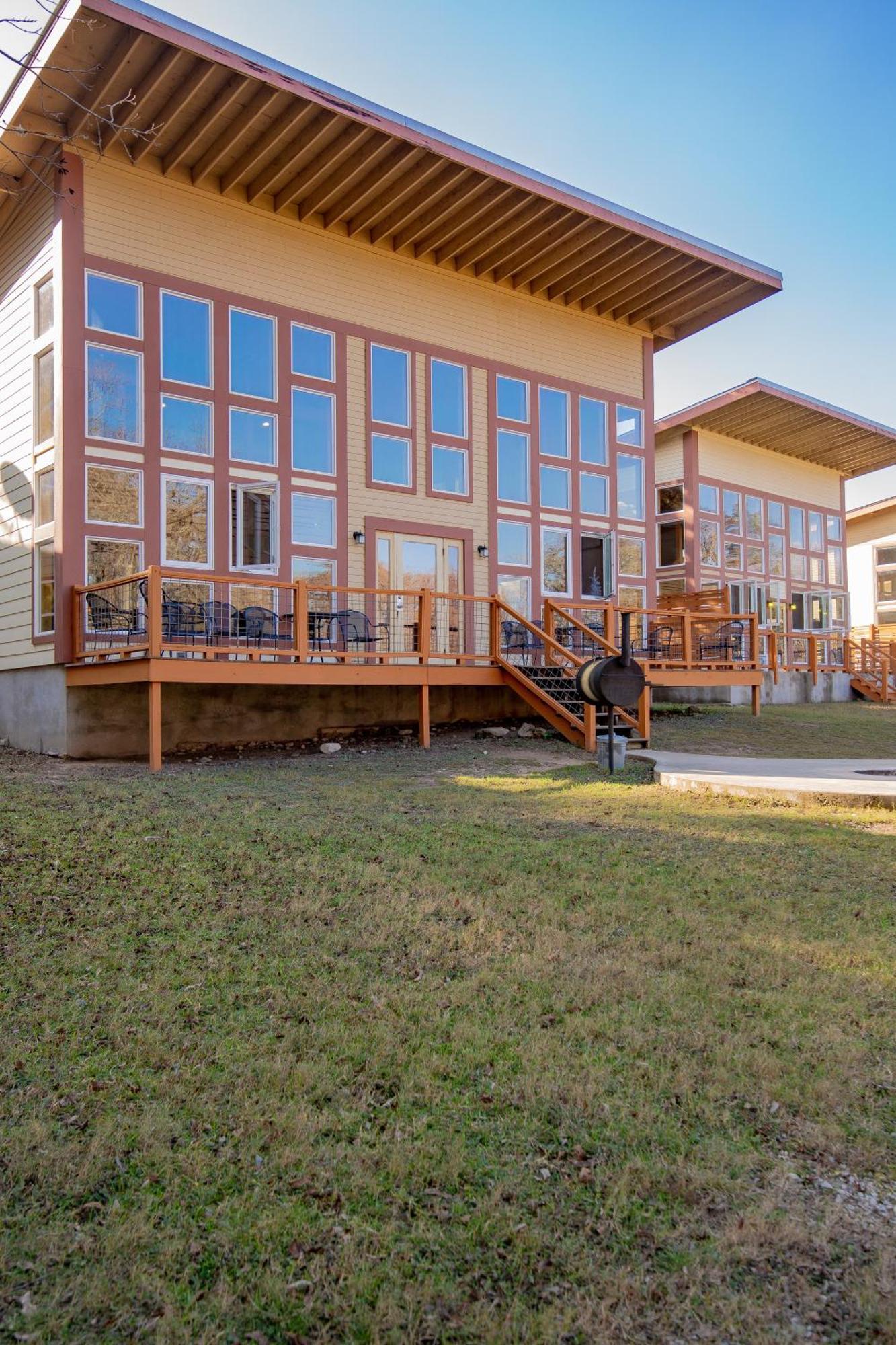 Seven Bluff Cabins Concan Esterno foto
